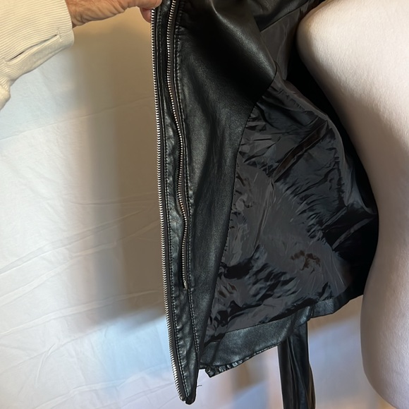 Leather faux black biker jacket tailored fit size XL - Picture 8 of 9